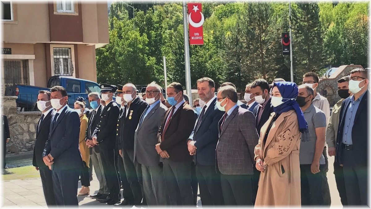 Gaziler İspir’de anıldı