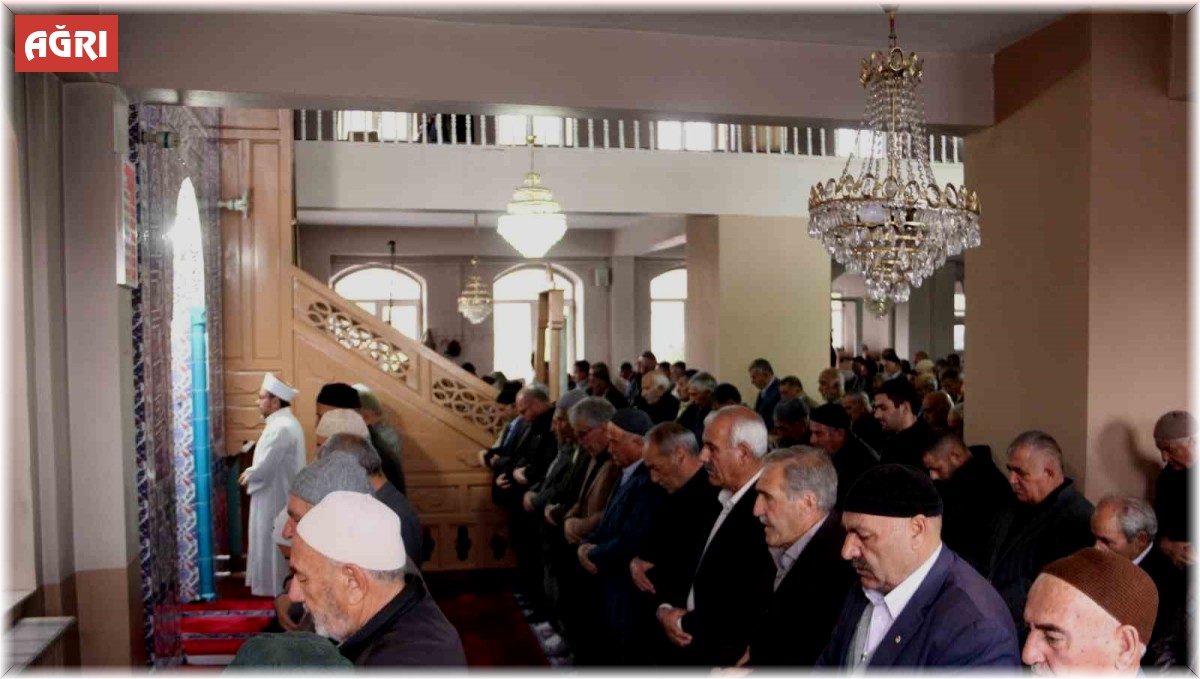 Gazze'de hayatını kaybedenler için Ağrı'da gıyabi cenaze namazı kılındı