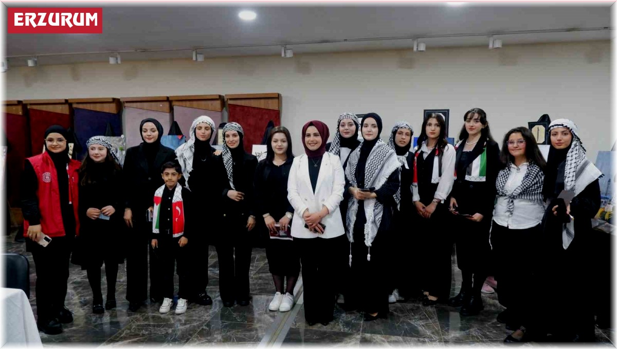 Gazze'nin sesini fırçalarıyla tuvale çizdiler