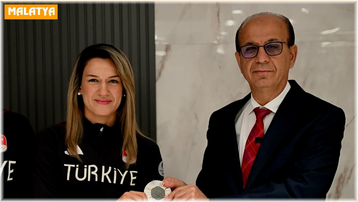 Geçit: "Hatice Akbaş örnek bir sporcudur"
