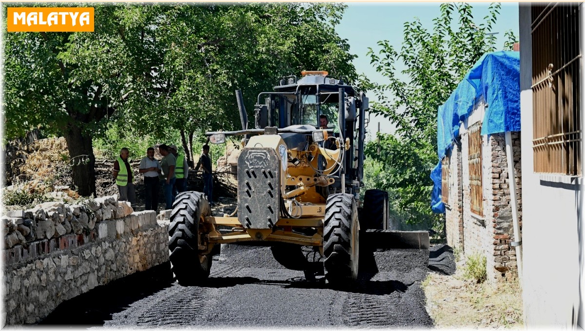 Geçit: "İlçemize yakışır yollar yapıyoruz"