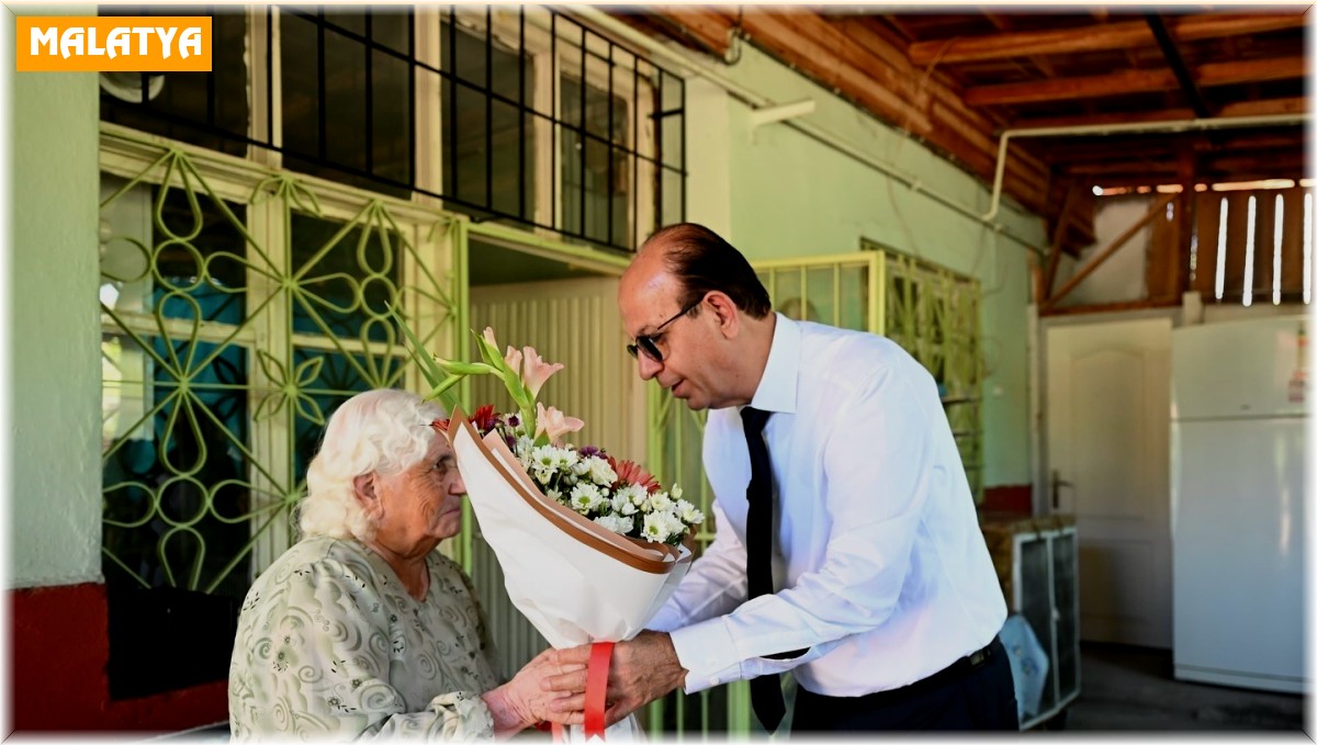Geçit, "Yaşlılarımız bizim canlı tarihimiz, hafızamızdır"