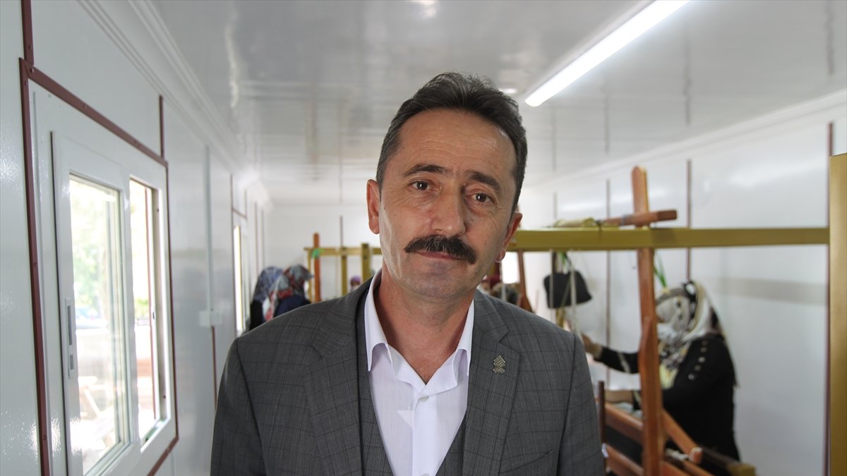 Geçmişte kızların yapımını öğrenmeden gelin olamadığı karnavas bezi korumaya alınıyor