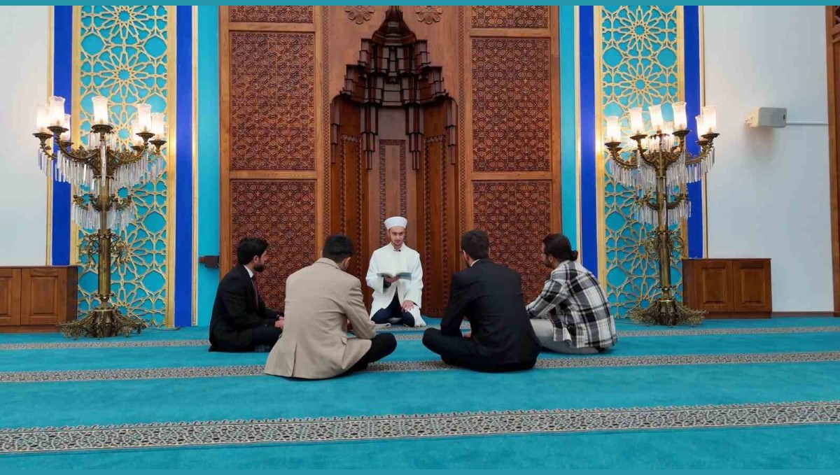 Geleceğin din görevlileri Erzincan'da eğitim alıyor