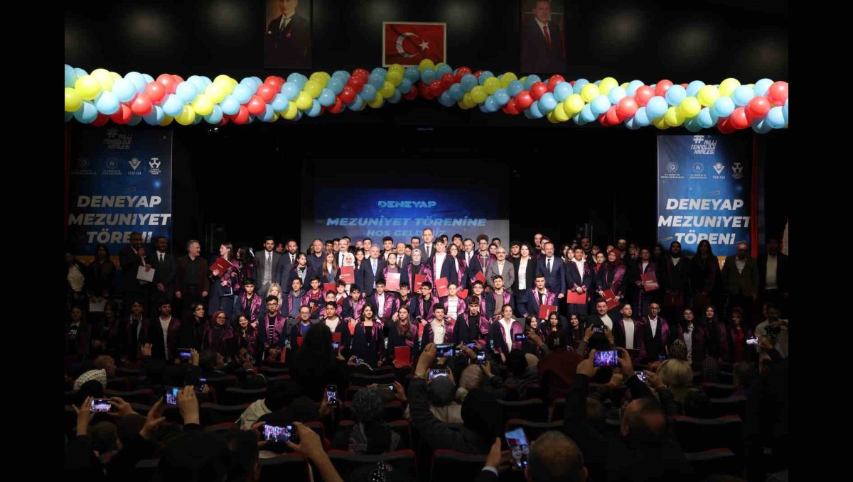Geleceğin teknoloji yıldızları Deneyap Mezuniyet töreninde buluştu