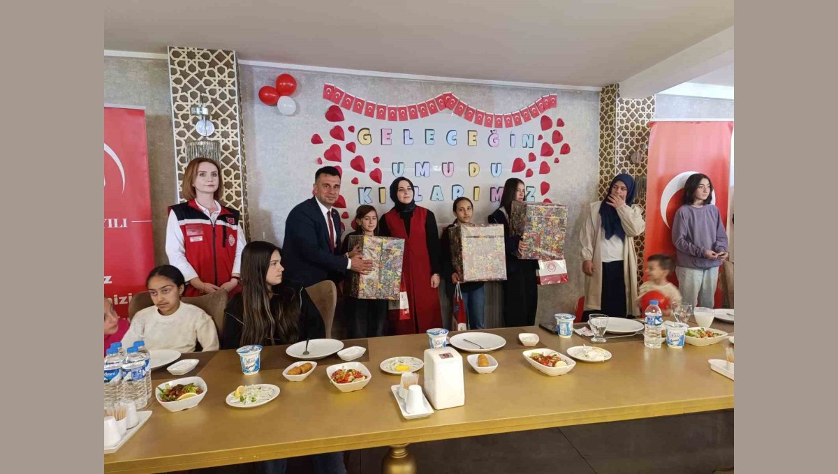 "Geleceğin Umudu Kızlarımız" projesiyle kız çocuklarına destek