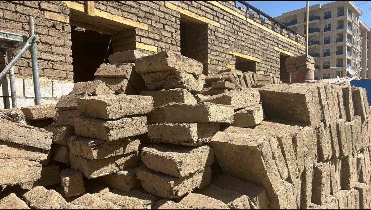 Geleneksel Van mimarisi, kerpiç ile yeniden yükseliyor