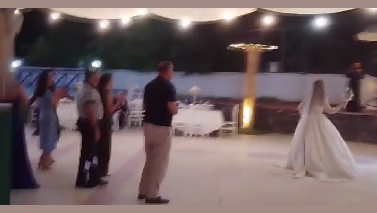 Gelin çiçeği için genç kızlar değil erkekler yarıştı