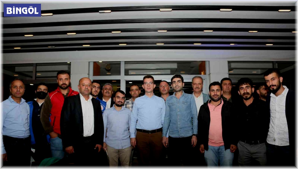 Genç Kaymakamı Kaptanoğlu gençlerle bir araya geldi