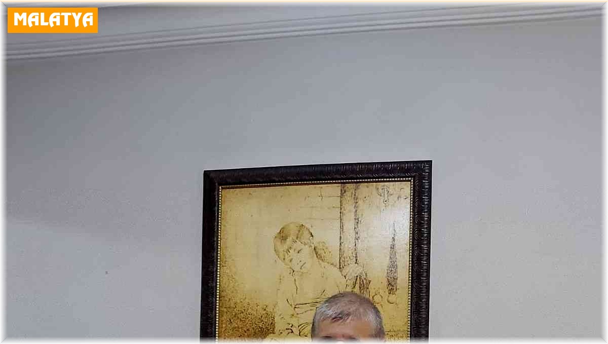 Genç öğretmen ilk maaşını ve aldığı promosyonu yetimlere bağışladı