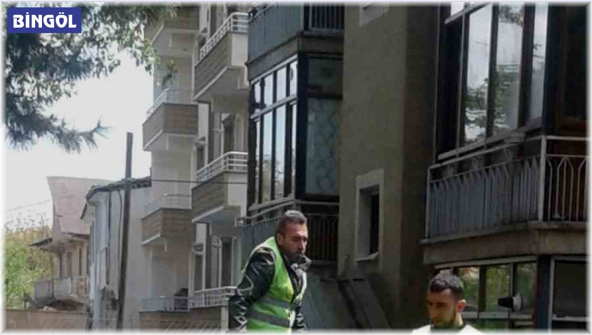 Genç'te çiftçilere 7 bin fide dağıtıldı