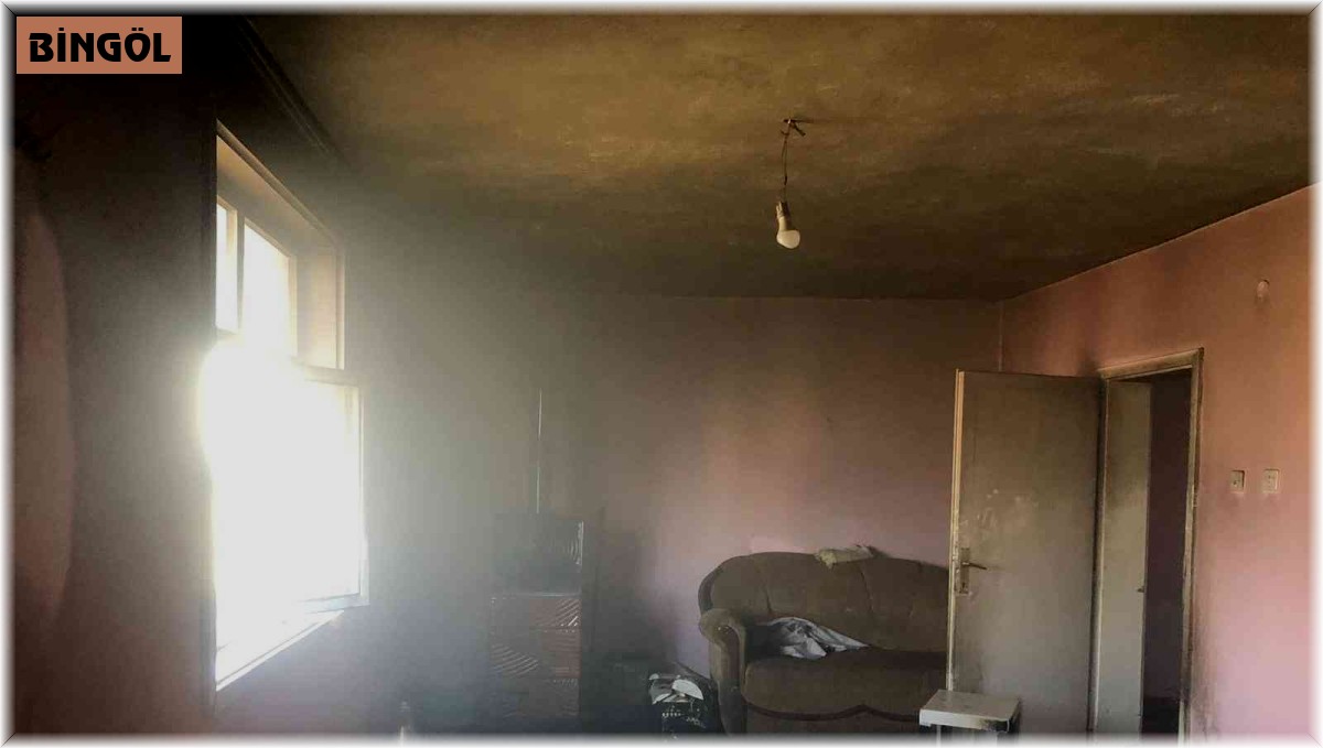 Genç'te ev yangını