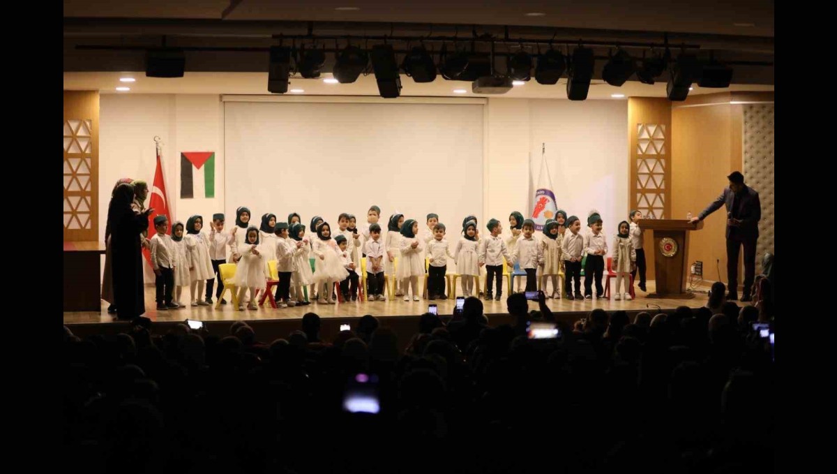 Genç'te miniklerin Kur'an sevinci