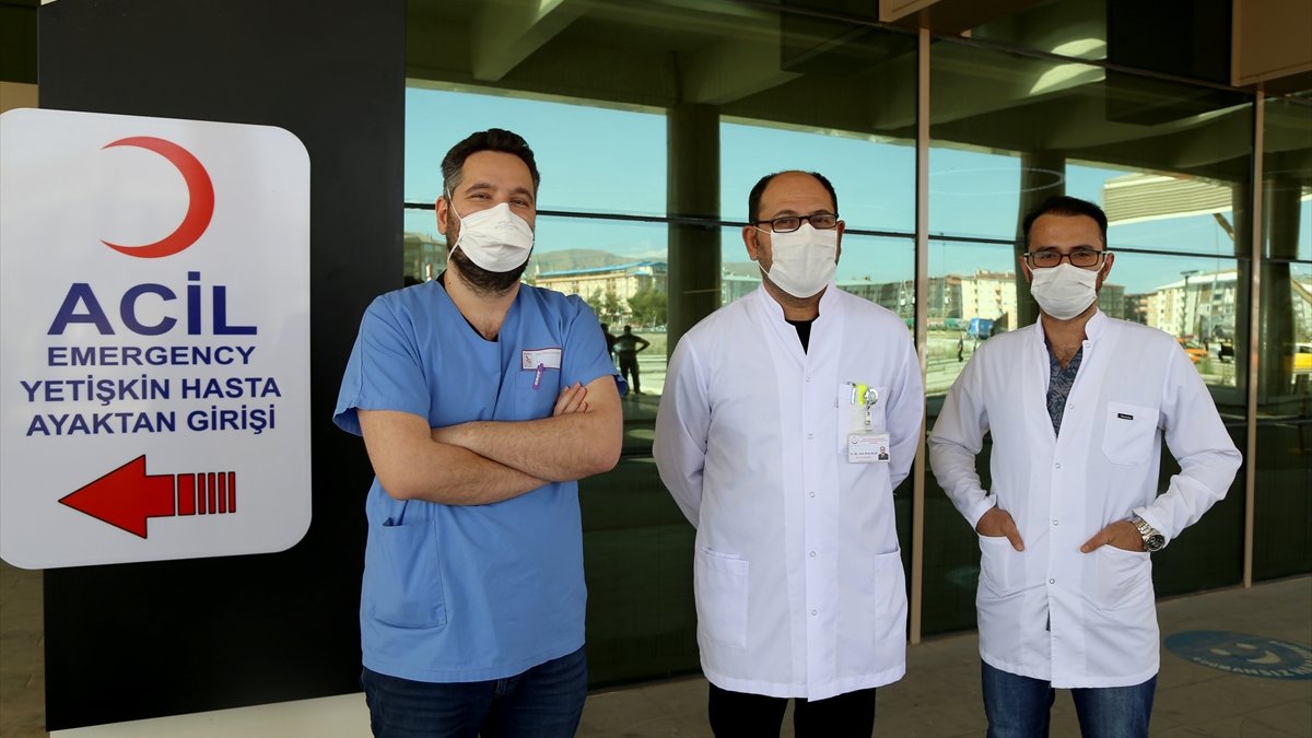 Gencim, Kovid-19 bulaşırsa rahat atlatırım diye düşünürken en kötü atlatanlardanım