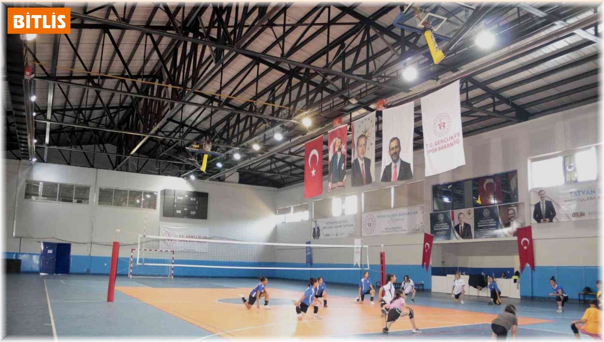 Gençler filenin sultanı olmak için mücadele ediyor