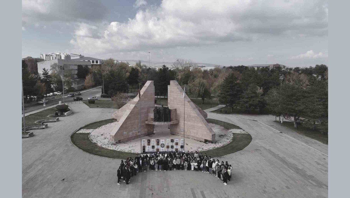 Gençlerden Cumhuriyet'in kazanımlarına vurgu