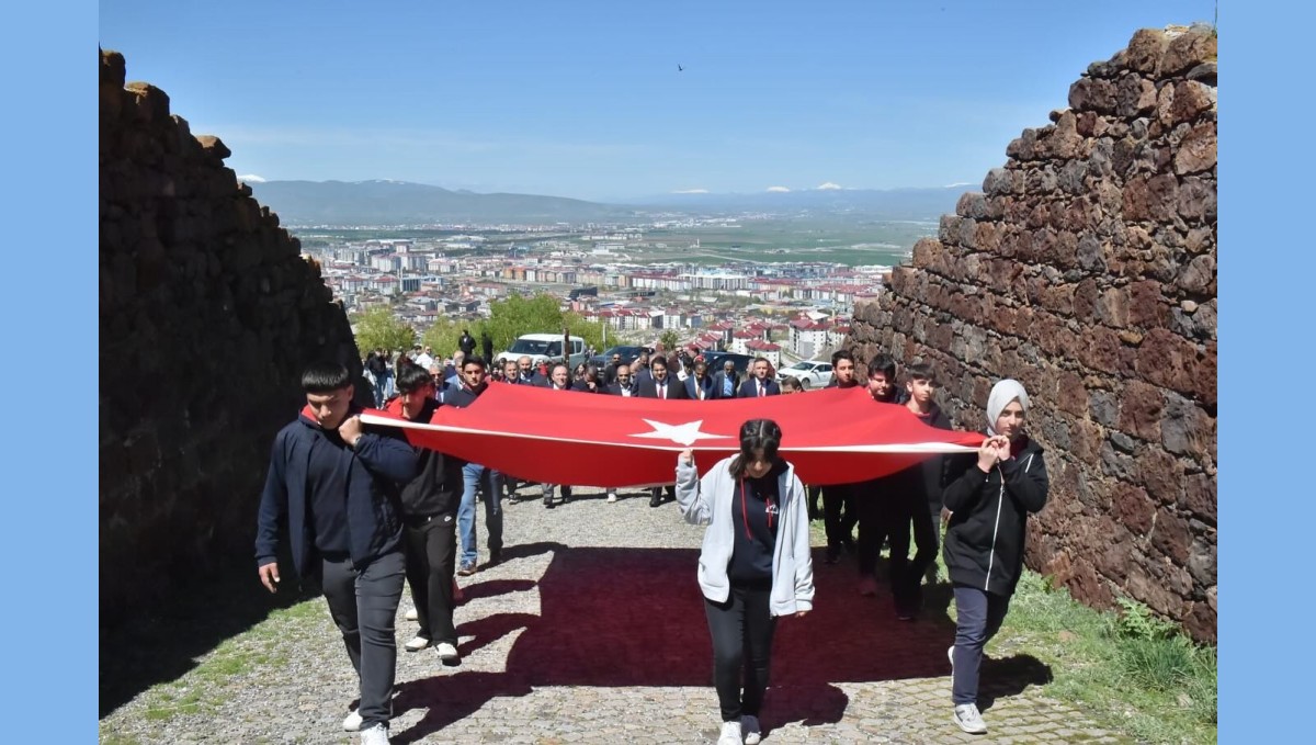 Gençlerden ecdada vefa