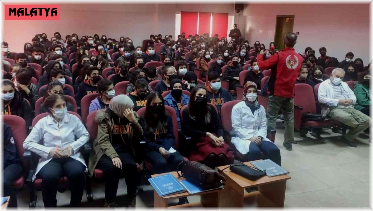 Gençlere polis tarafından eğitim