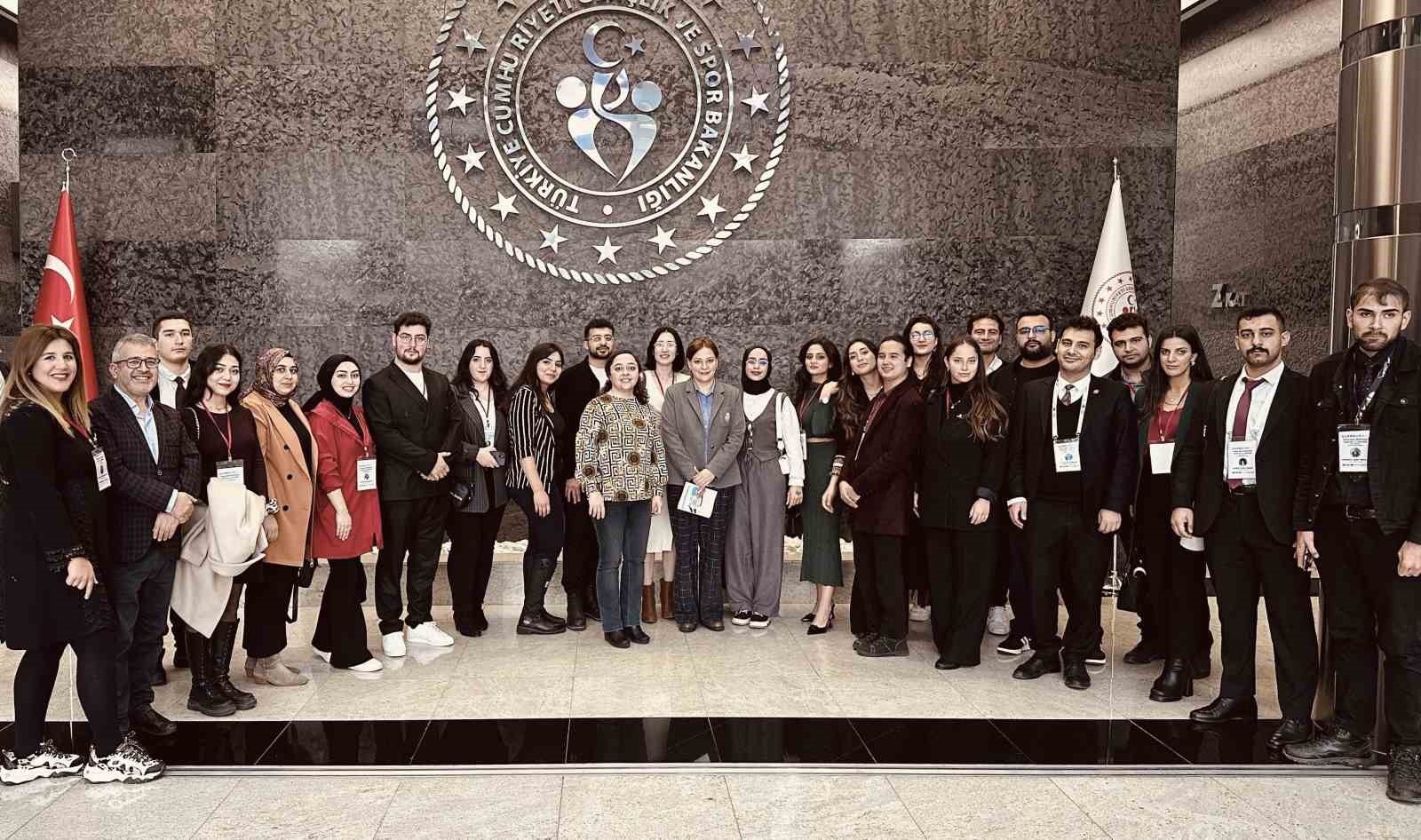 "Gençlerin gözünden kariyer 4.0" toplantısında, teknolojinin önemi vurgulandı