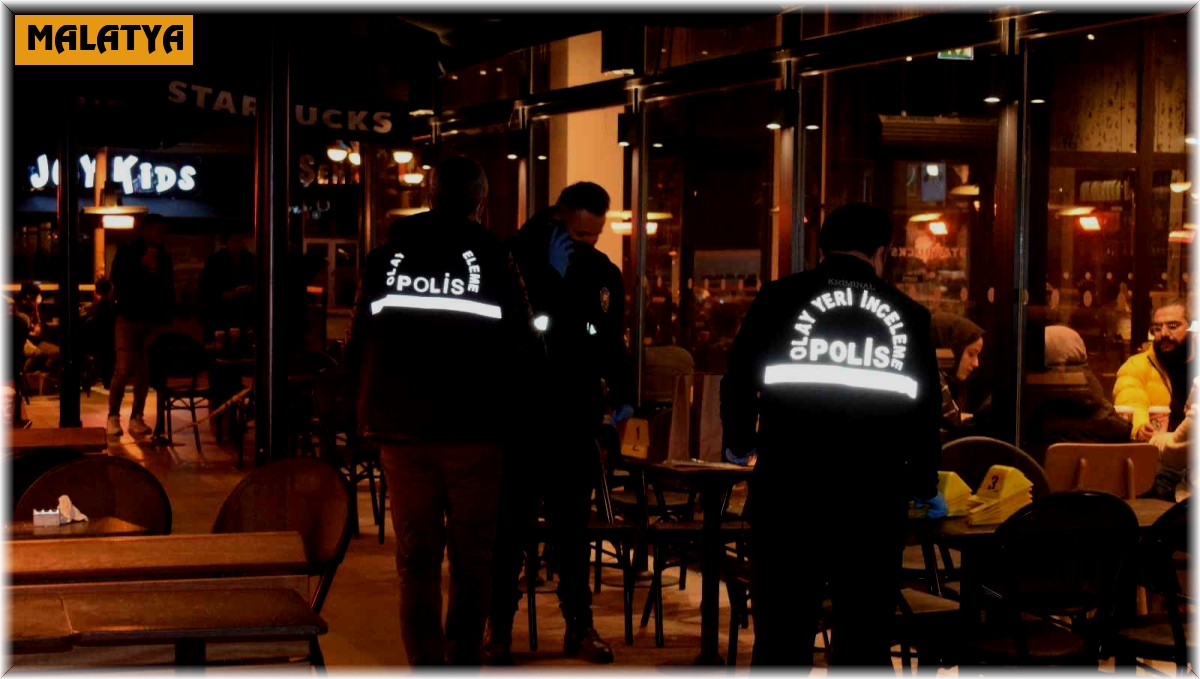 Gençlerin 'kız' kavgası kanlı bitti: 3 yaralı