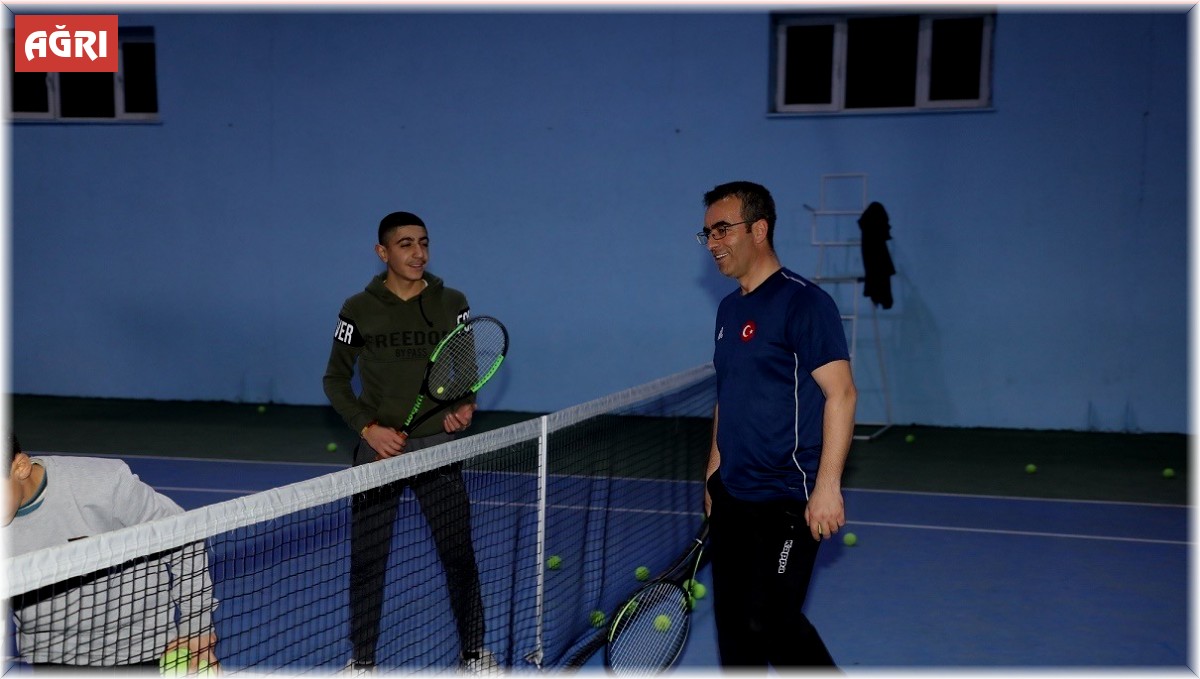 Gençlik Spor İl Müdürü Din, sporcularla antrenman yaptı