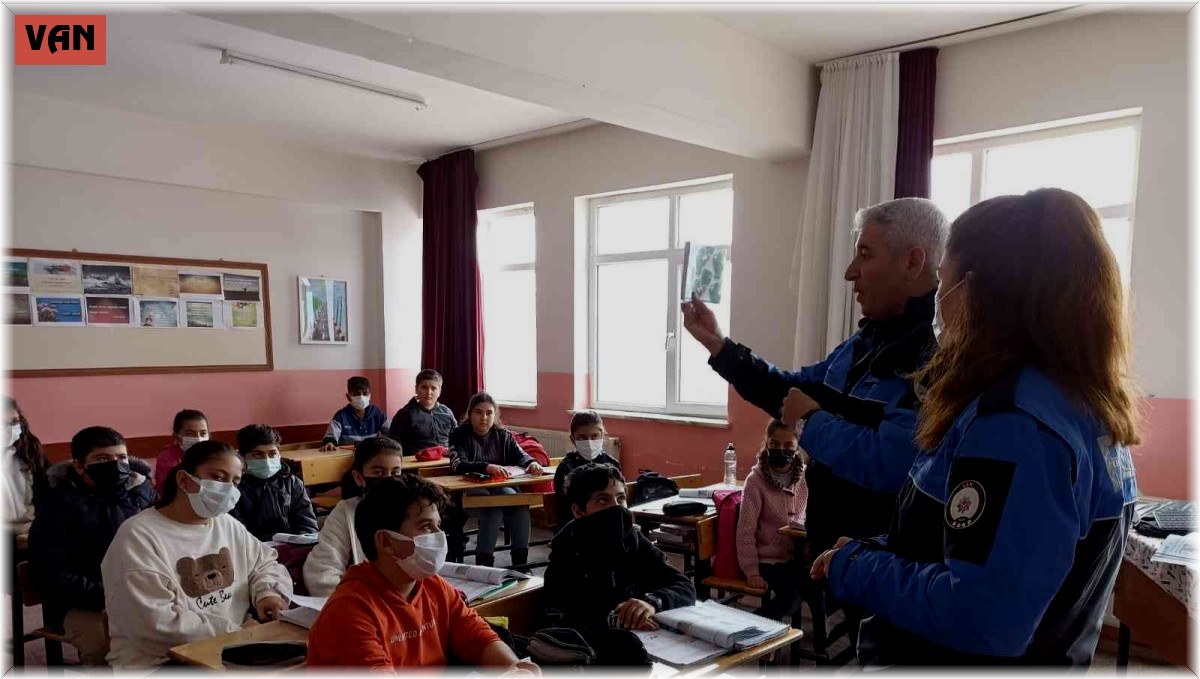 'Genel Güvenlik Kuralları ve Polislik Mesleği' hakkında öğrenciler bilgilendirildi