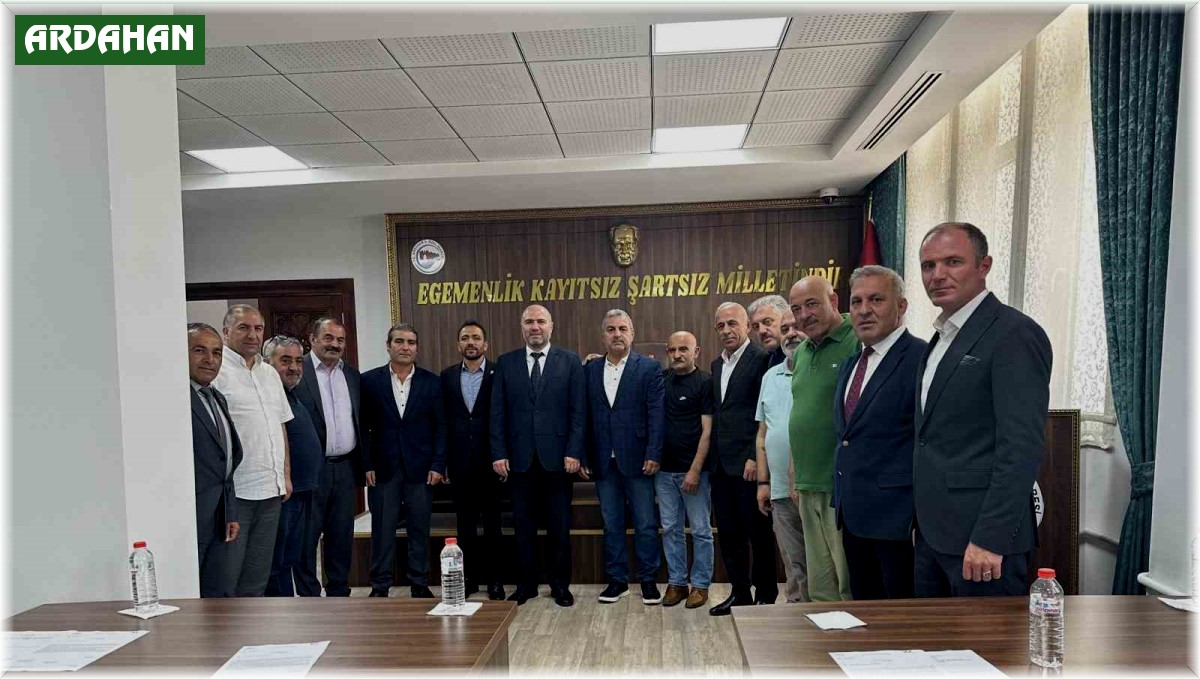 Genel sekreter Emin'den ikamet çağrısı