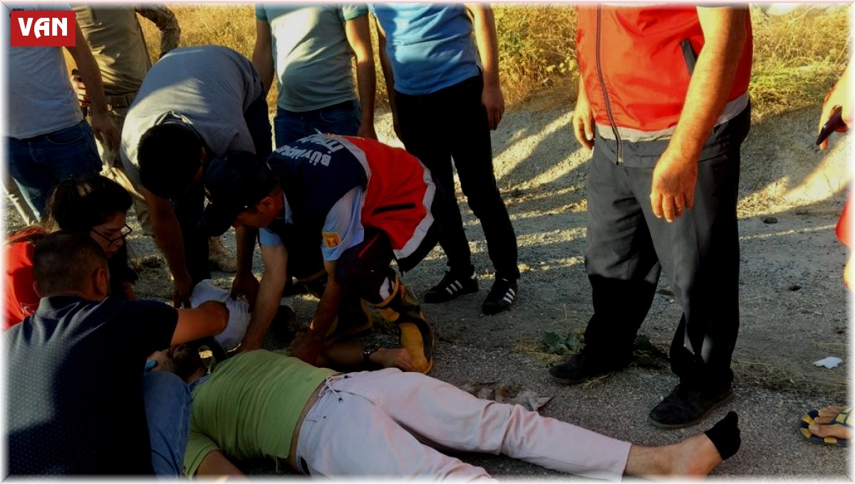 Gevaş'ta trafik kazası: 3 yaralı