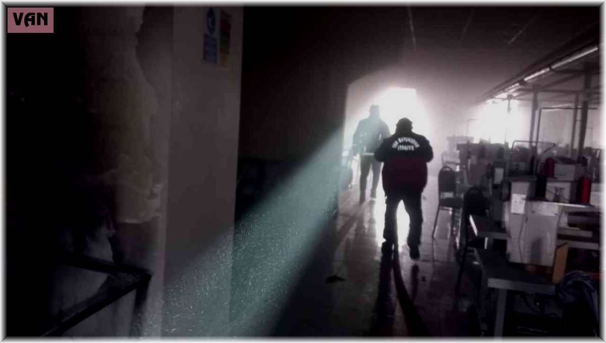 Gevaş'ta yangın maddi zarara yol açtı