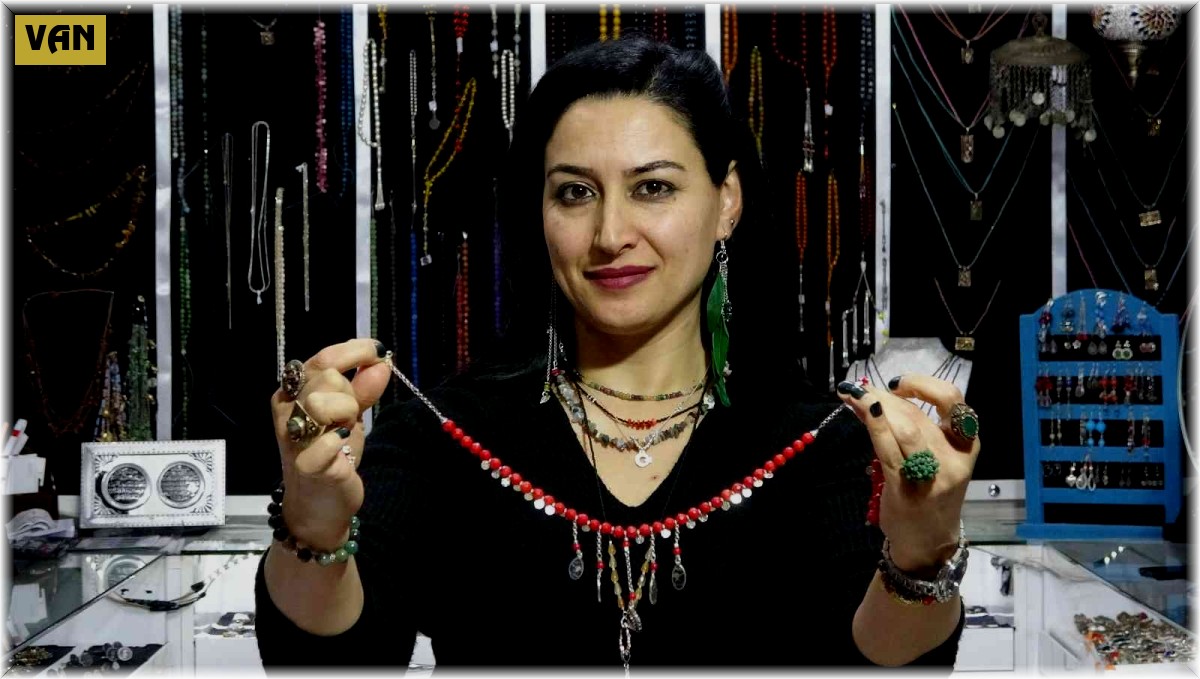 Girişimci kadın, gümüş sanatıyla hayata tutundu