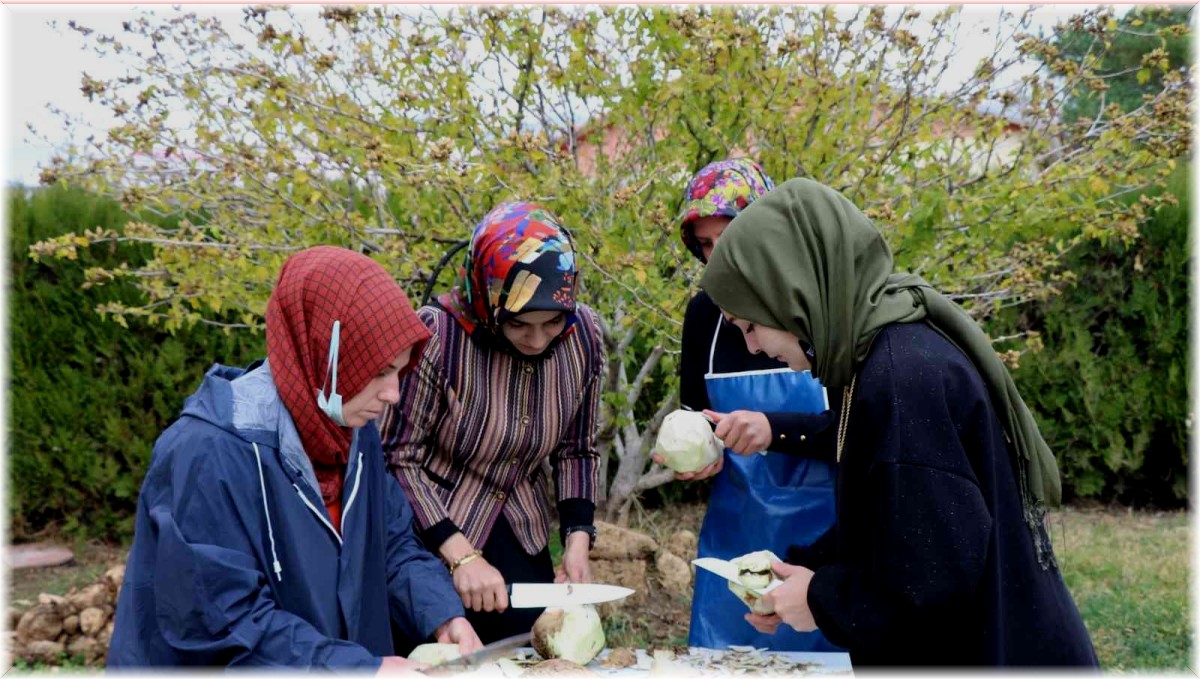 Girişimci kadınların el emeği: Pancar Pekmezi