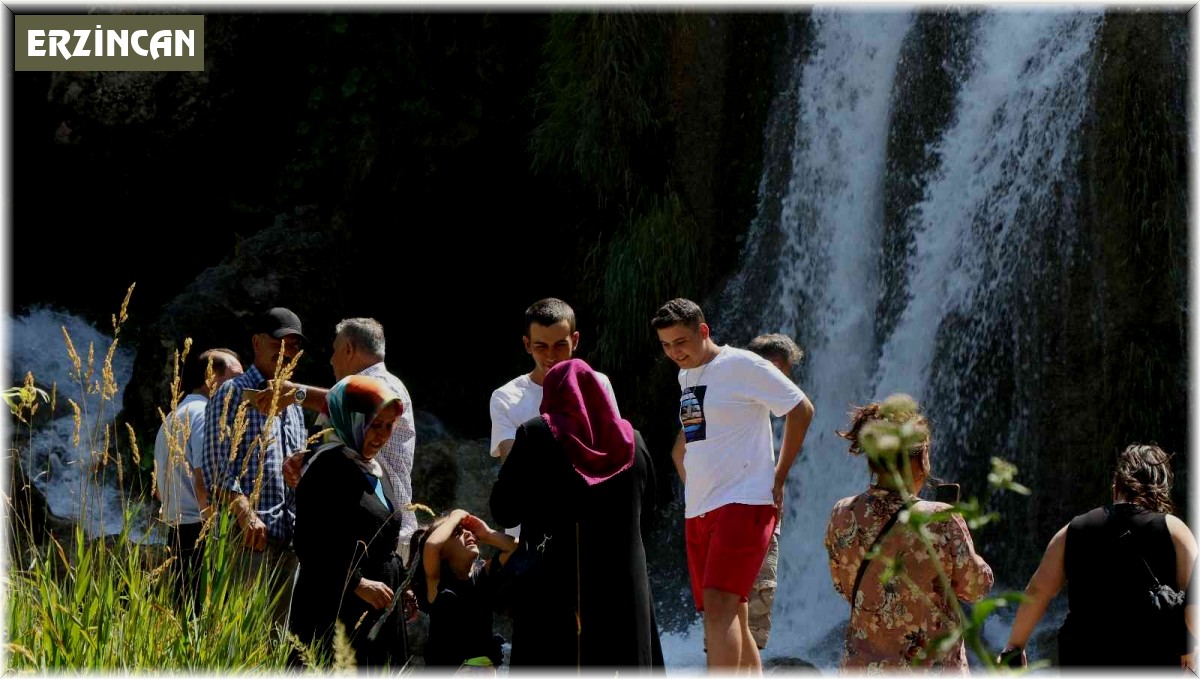 Girlevik Şelalesi'nde hafta sonu yoğunluğu