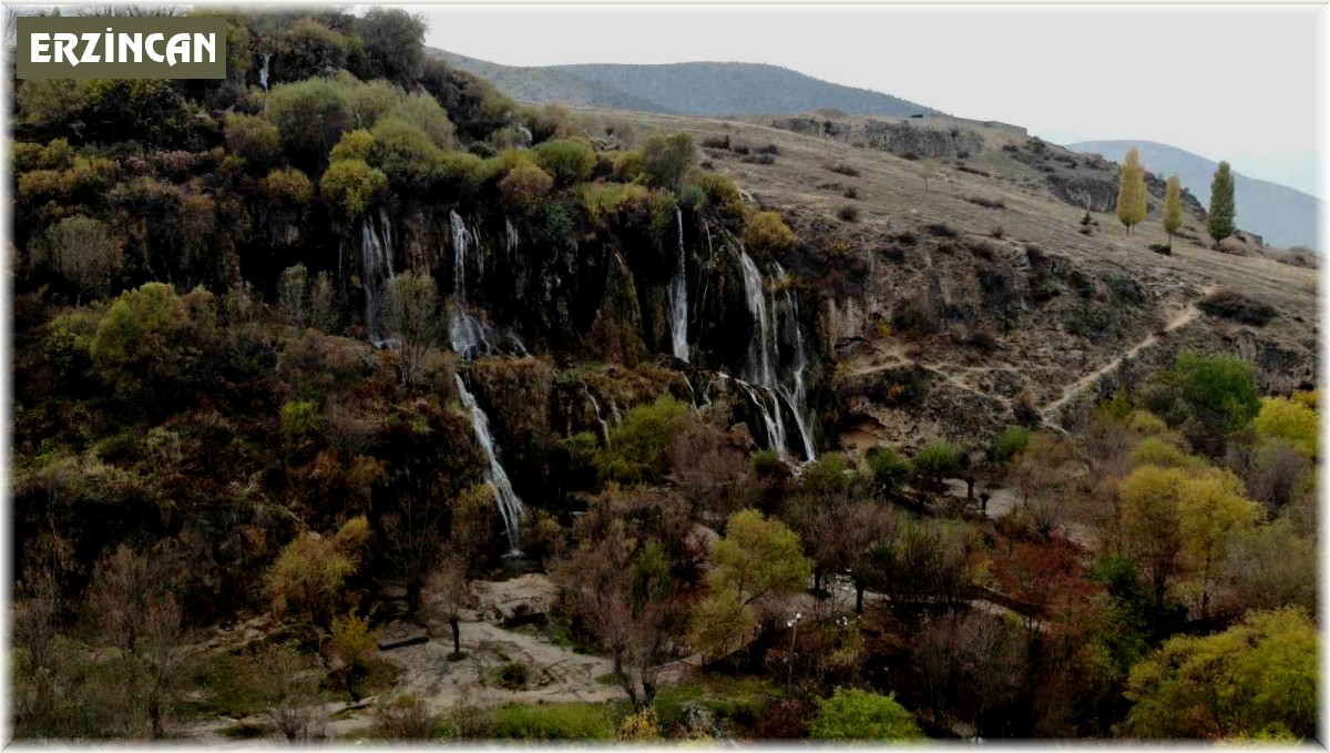 Girlevik Şelalesinde sonbahar güzelliği