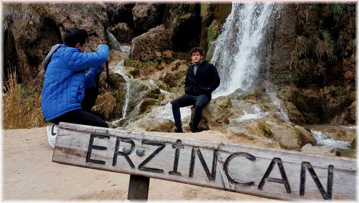 Girlevik Şelalesinde sonbahar güzelliği