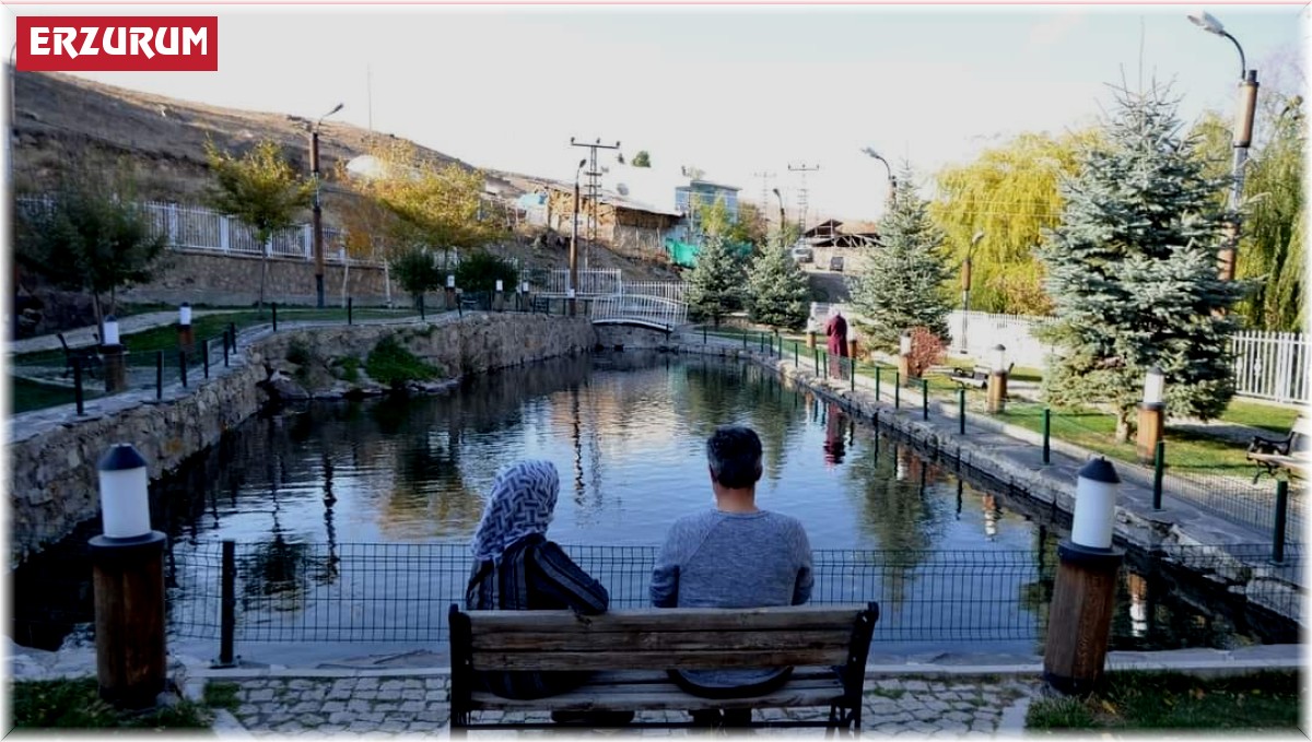 Gizemli gölde sıcağa rağmen su seviyesi hiç azalmadı