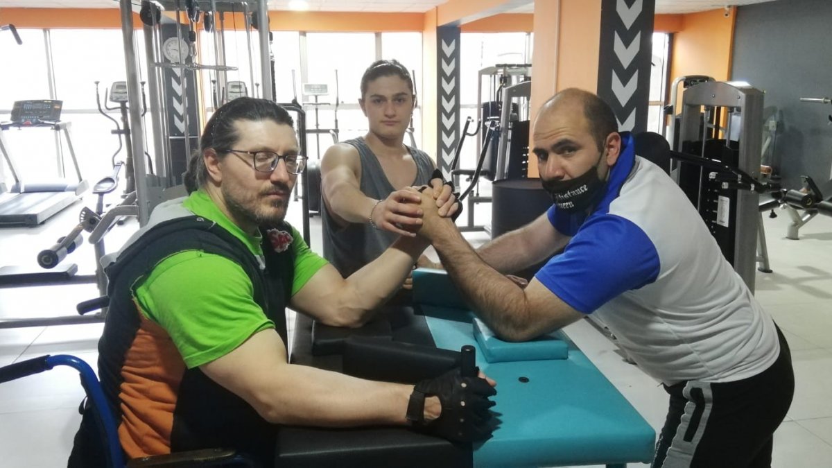 Gökhan Seven, Bilek Güreşi Dünya Şampiyonası'na hazırlanıyor