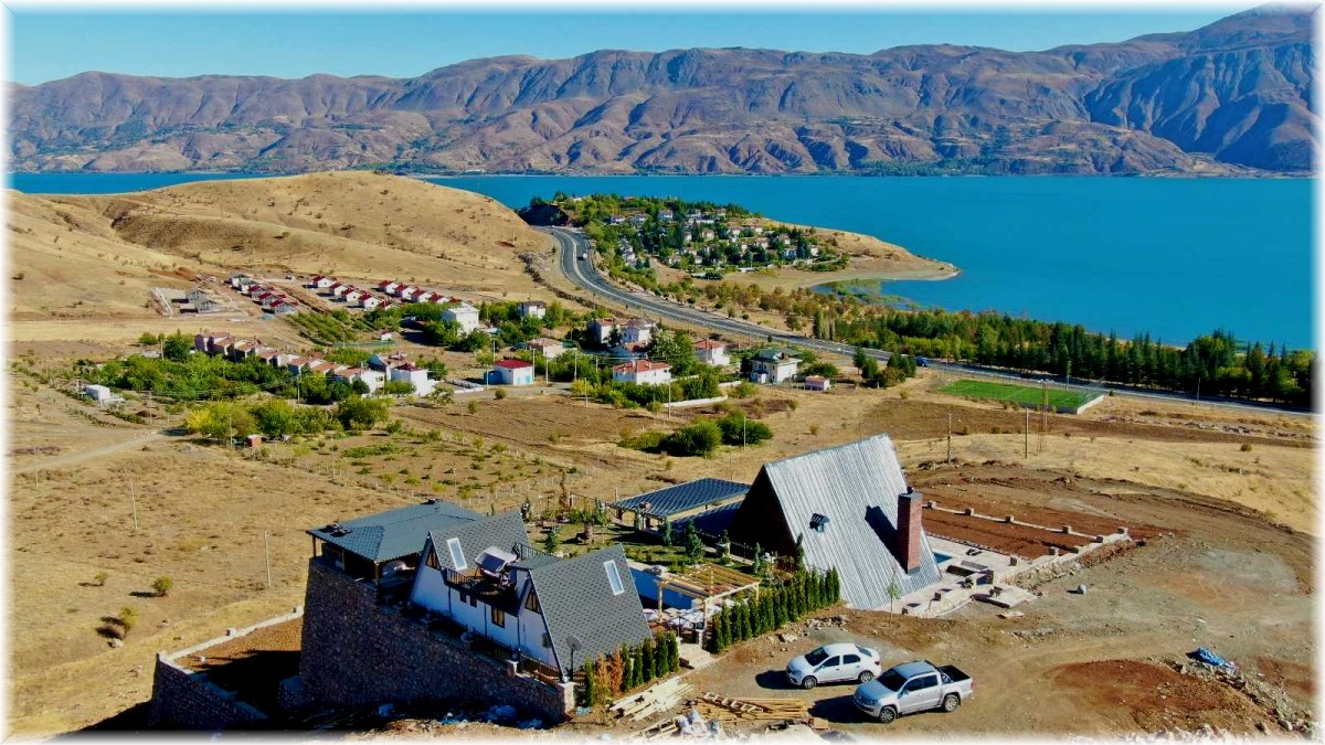 Göl manzaralı bungalov evler Elazığ'ın turizmine katkı sağlayacak