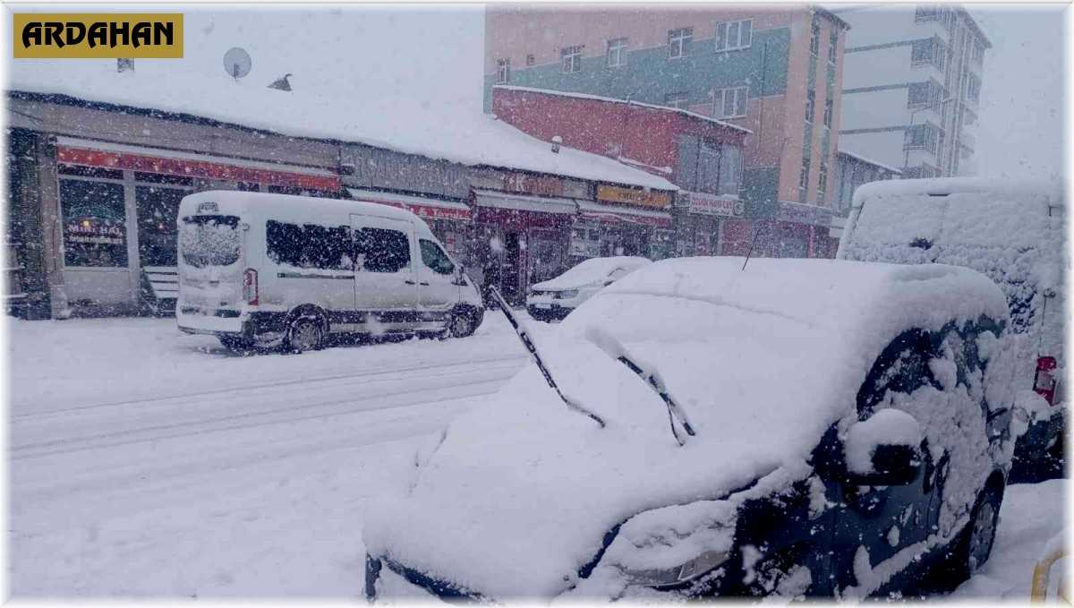 Göle beyaz gelinliğini giydi