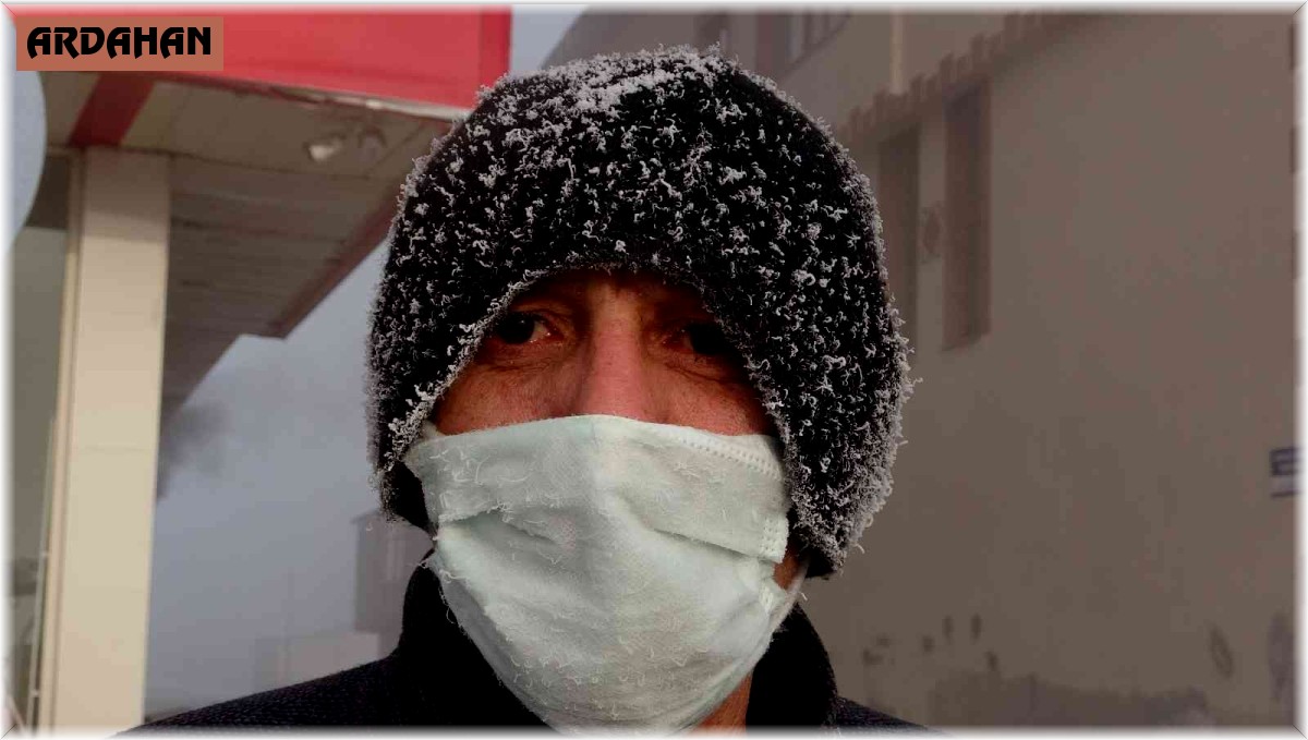 Göle buz kesti, termometreler eksi 25,7'yi gösterdi