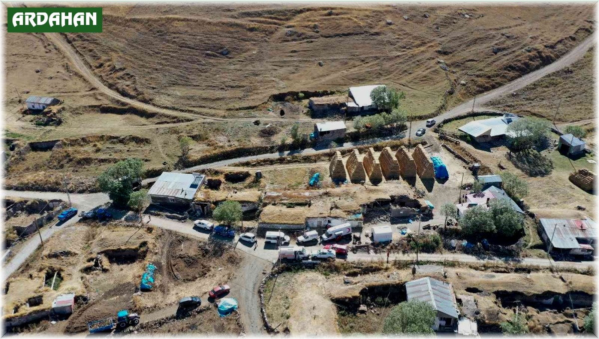 Göle depremi sonra yıkımın en fazla yaşandığı Çullu köyü drone ile görüntülendi