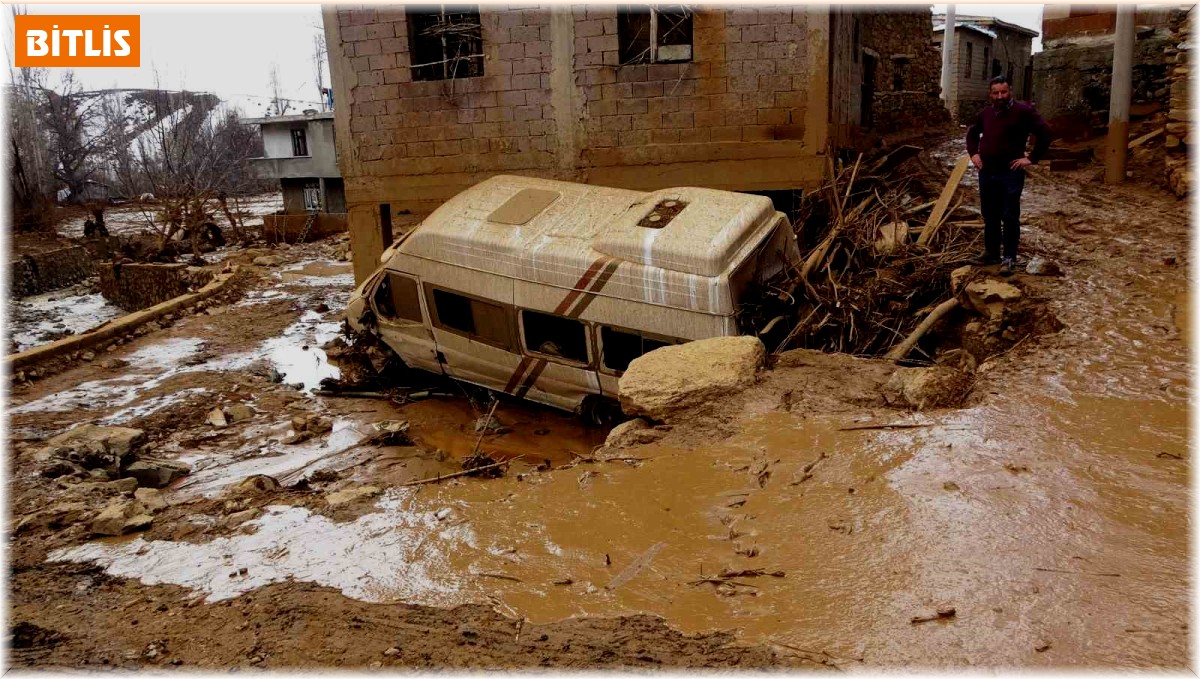 Göletin set duvarı yıkıldı, hayvanlar telef oldu, araçlar kullanılamaz hale geldi