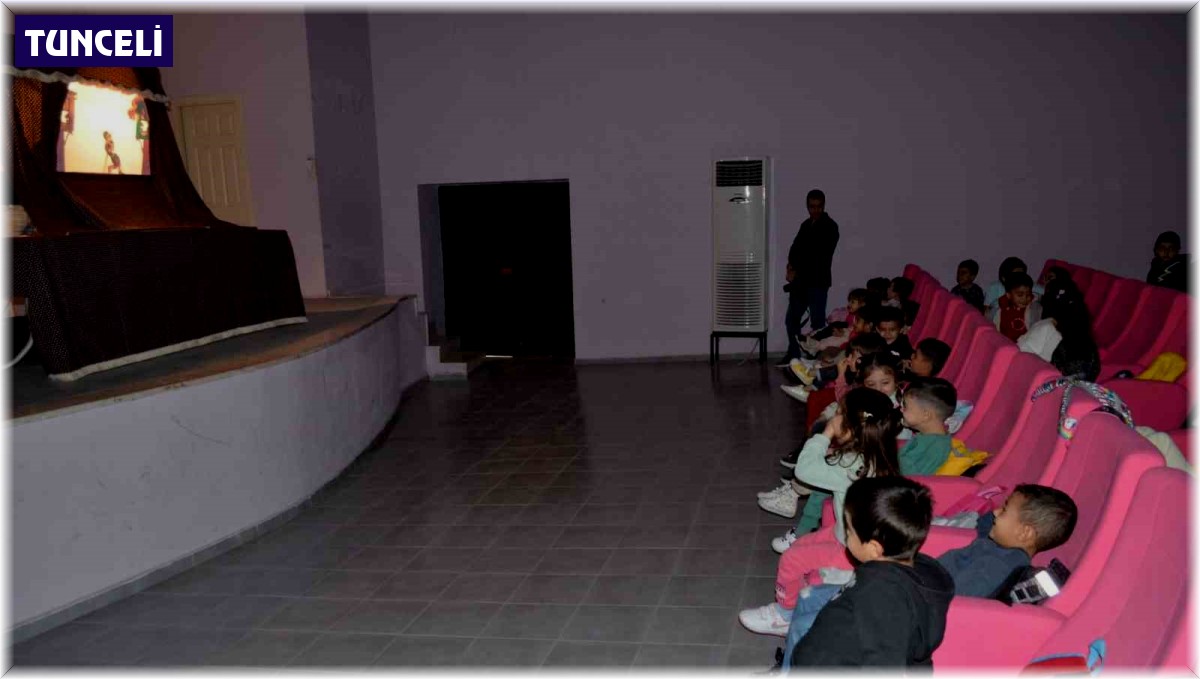 Gölge oyunu miniklerden büyük ilgi gördü