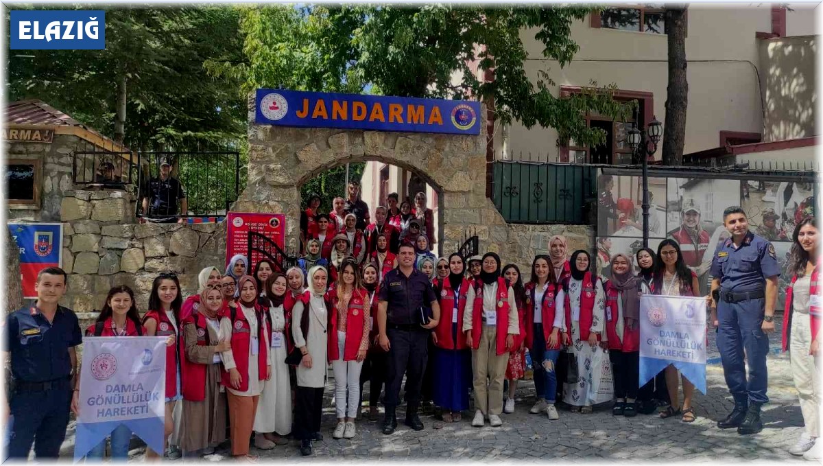 Gönüllü gençler jandarmayla bir araya geldi