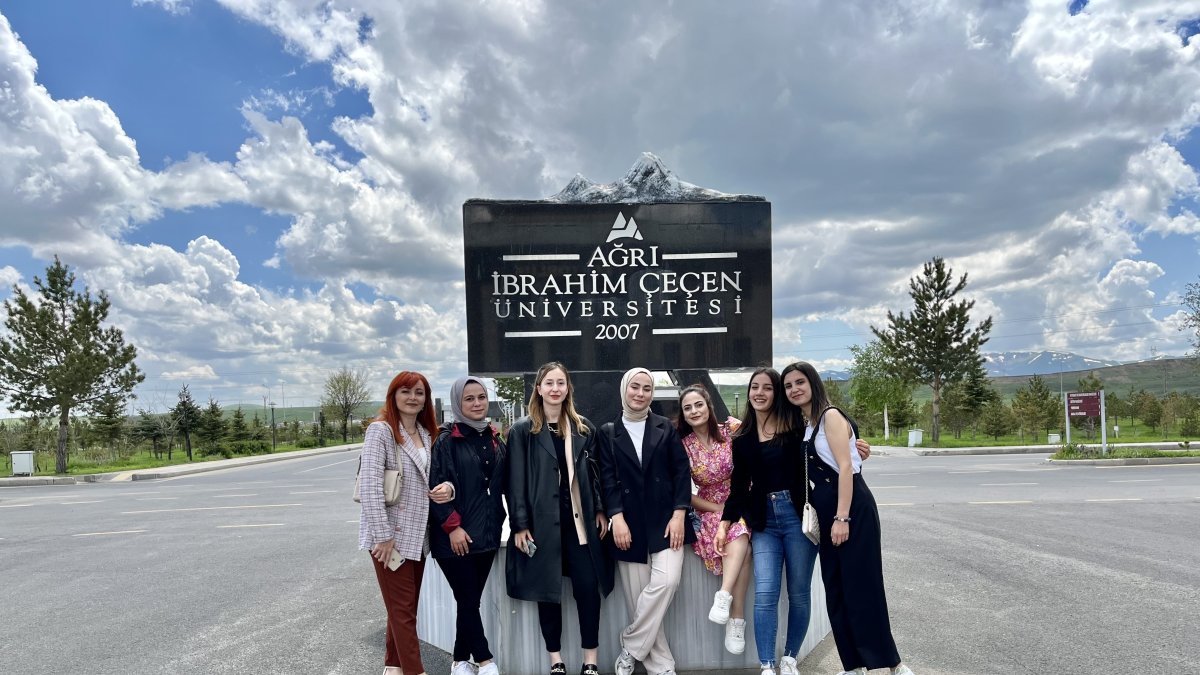 Gönüllü hizmet projesiyle Portekiz'e giden 16 öğrenci Ukrayna için seferber oldu