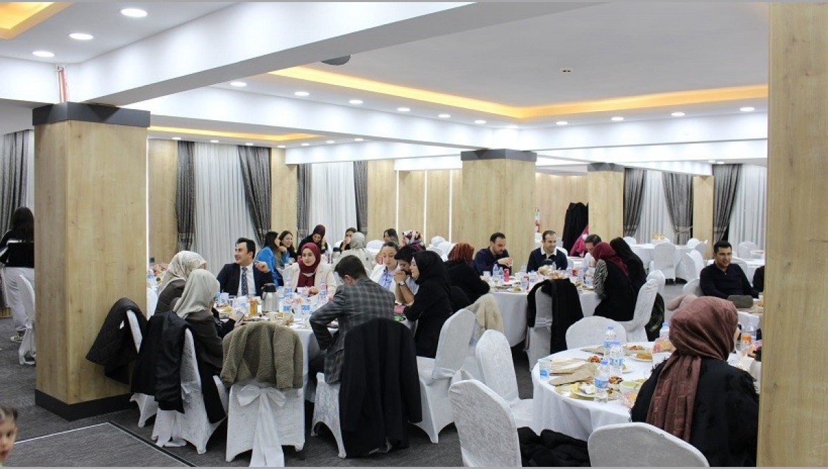 Görev yeri değişen hâkim ve savcıya veda yemeği