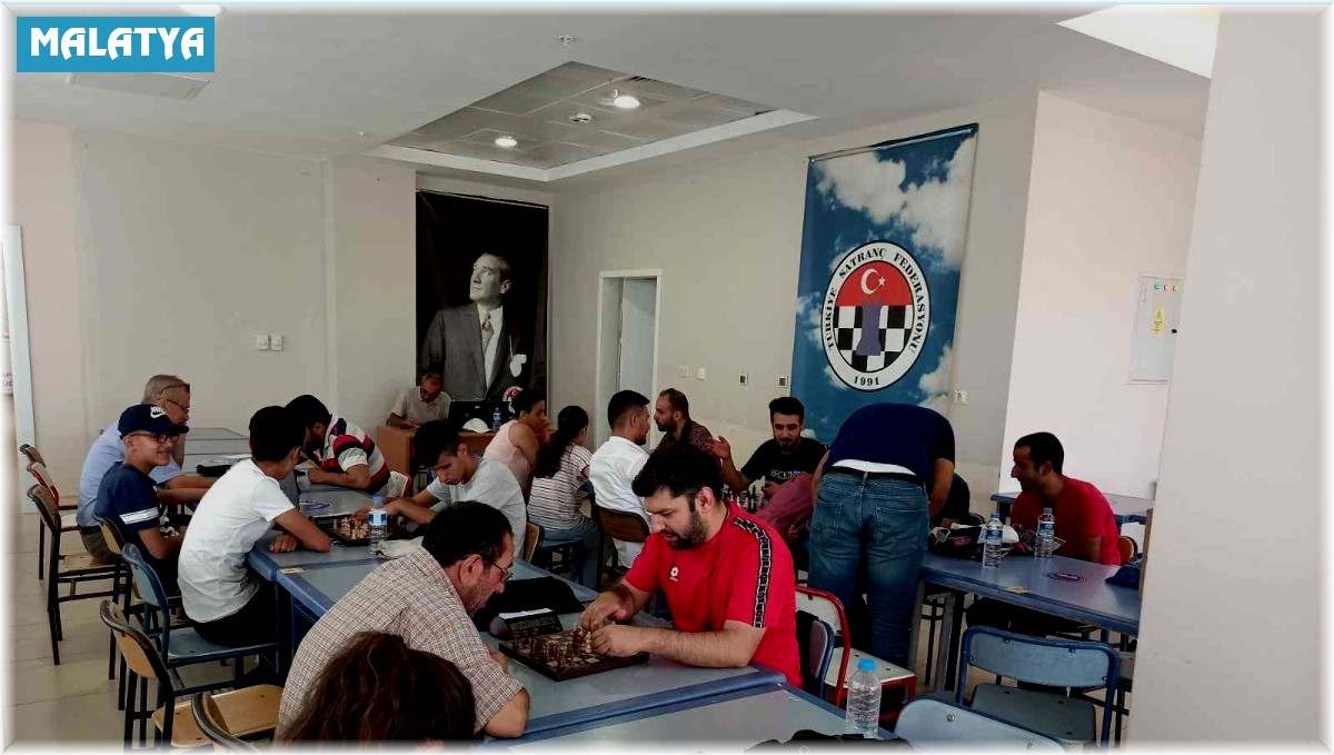 Görme engelliler satranç müsabakaları yapıldı