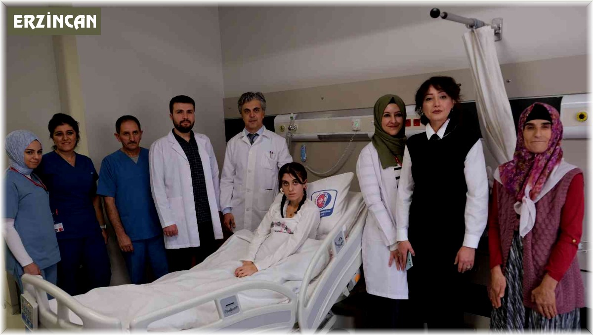 Görme kaybı yaşayan genç kız kapalı beyin ameliyatı ile sağlığına kavuştu