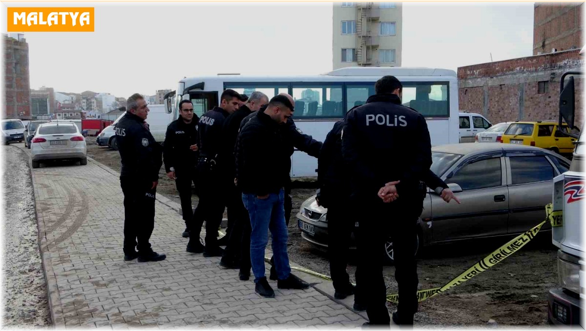 Görüşmeye çağırdığı arkadaşını silahla vurdu