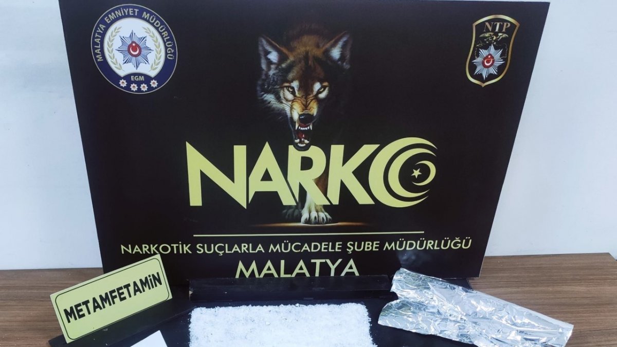 Gözaltına alınan 12 uyuşturucu satıcısı tutuklandı