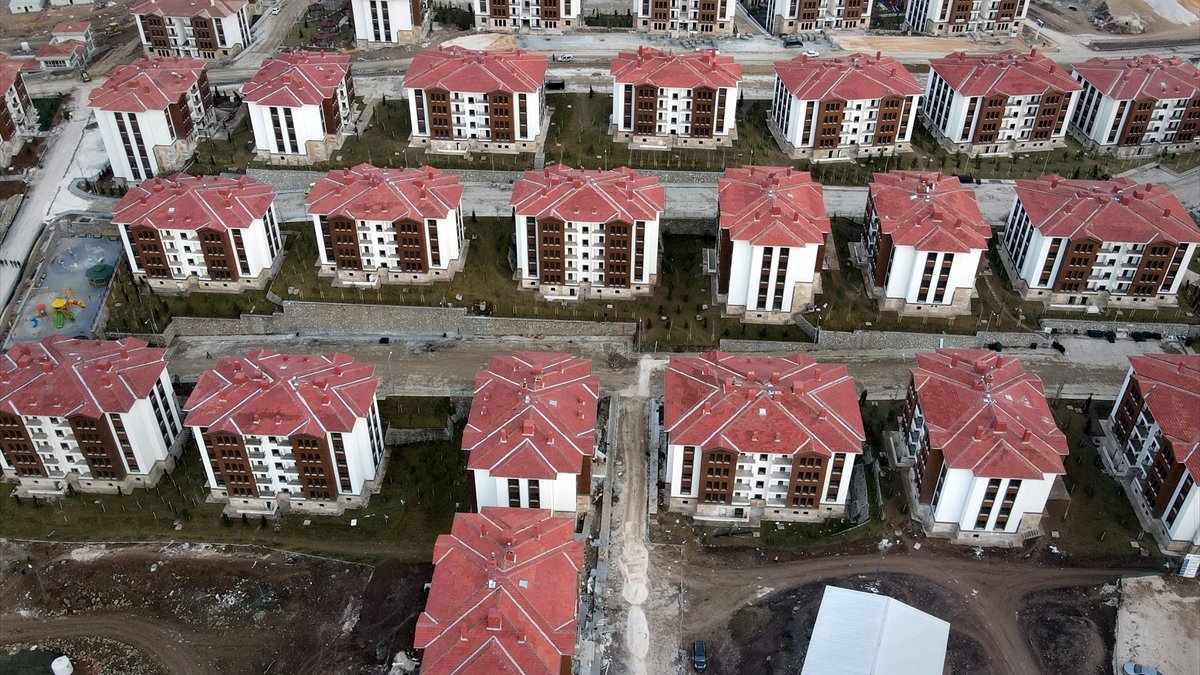 GRAFİKLİ - Elazığlı depremzedeler, devletin şefkat eliyle yaralarını sardı